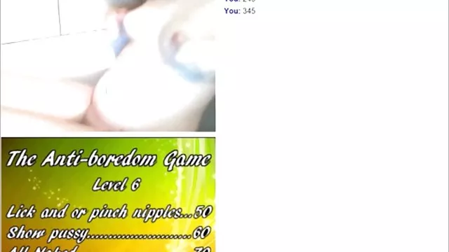 Blowjob عکسهای سکسی دوربین مخفی فالوس را می خورد.