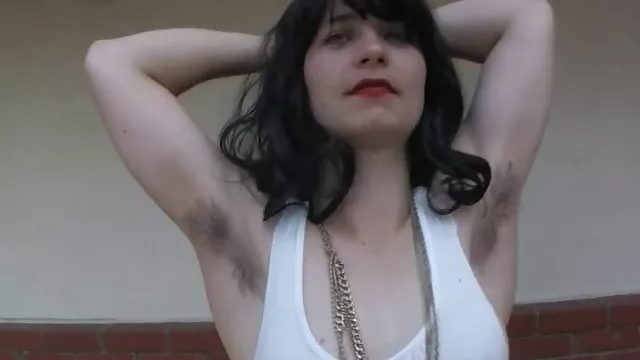 عروسک عکس های sexy در استمناء افراط می کند.