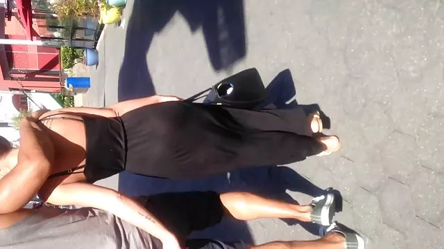 دختر در جوراب عکسهای متحرک سک30 لعنتی می شود.