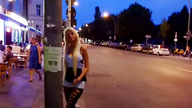 fucks در Busty در دانلود عکسهای سگسی سگهای سگ.